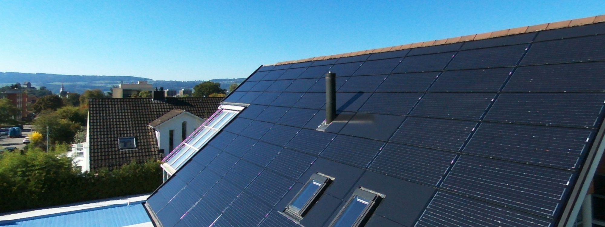 Eine Solaranlage von RUTZ Solar senkt nachhaltig Ihre Stromkosten und setzt auf erneuerbare Energien